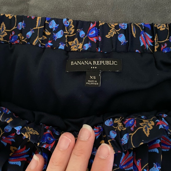 Banana Republic Pleated Midi Skirt - Picture 2 of 10